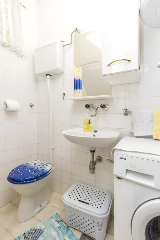 Apartment Neven Rogoznica  Rom bilde