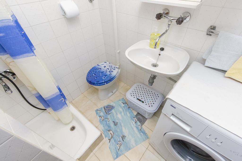 Apartment Neven Rogoznica  Rom bilde