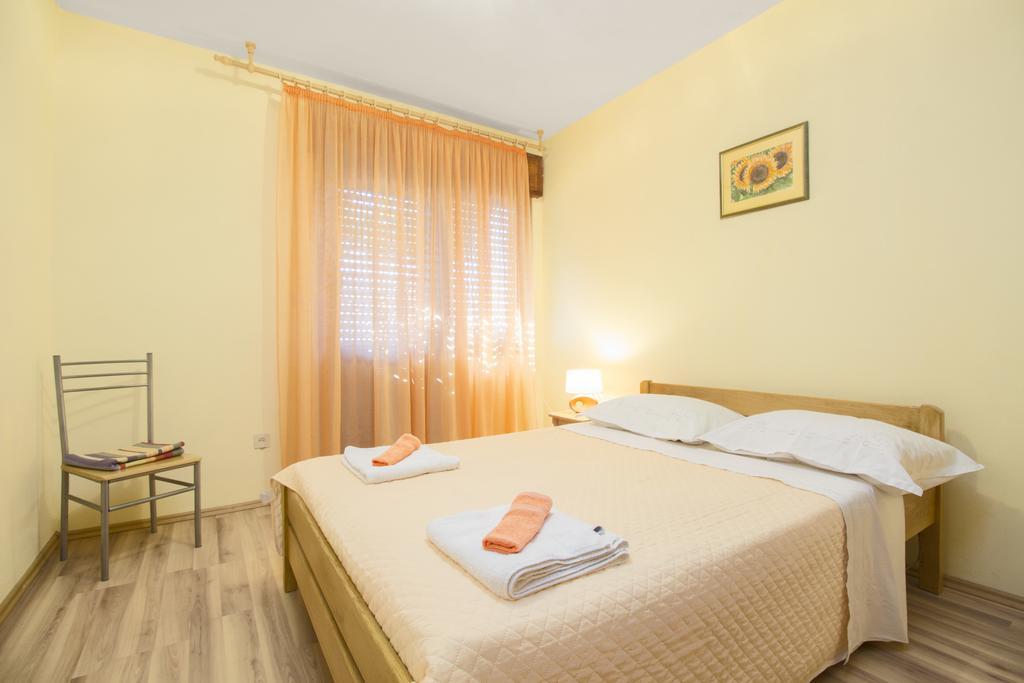Apartment Neven Rogoznica  Rom bilde